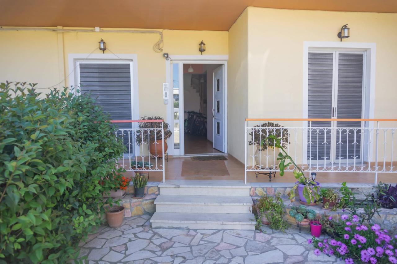 Mema'S Tranquil Apartment In Patra Extérieur photo