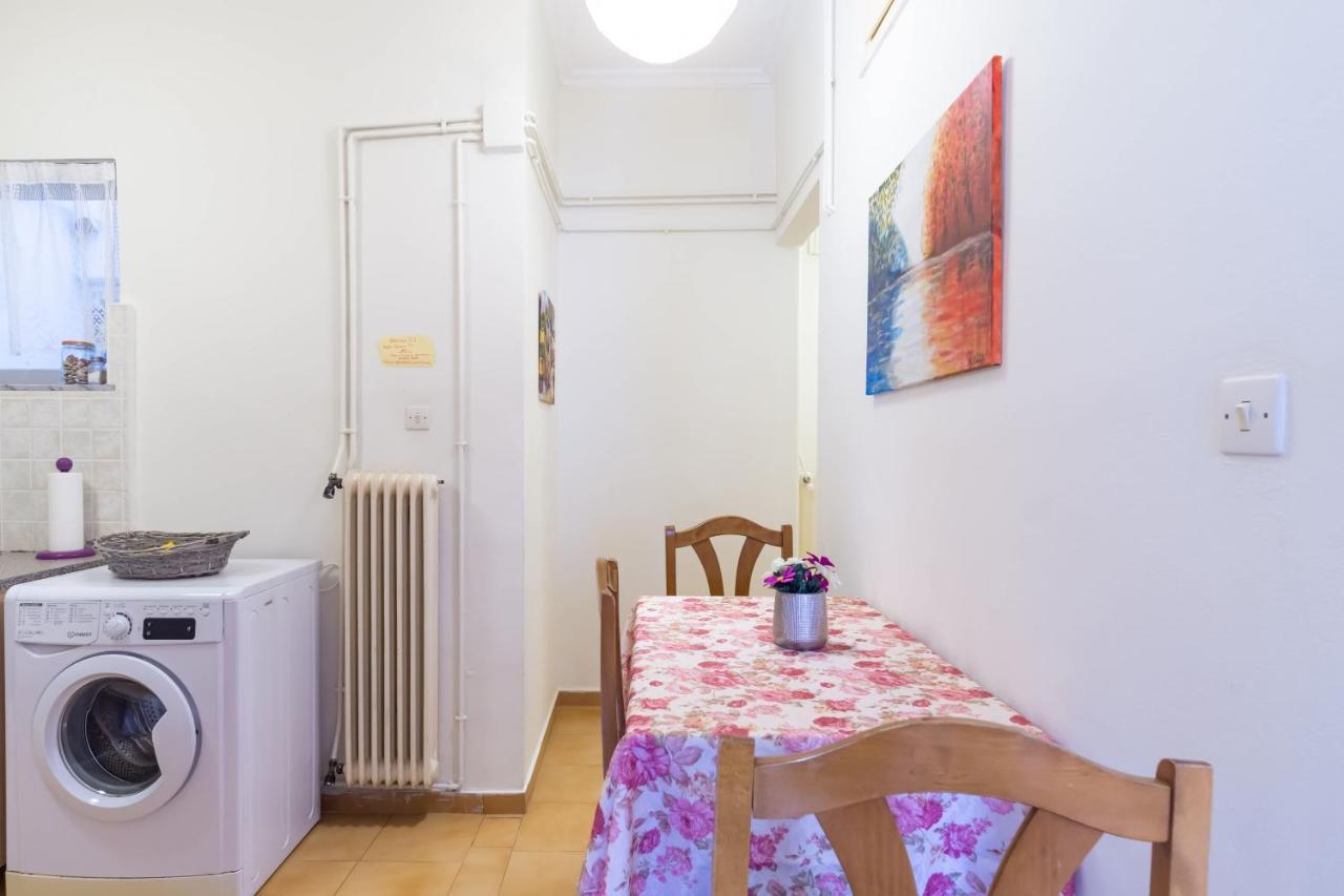 Mema'S Tranquil Apartment In Patra Extérieur photo